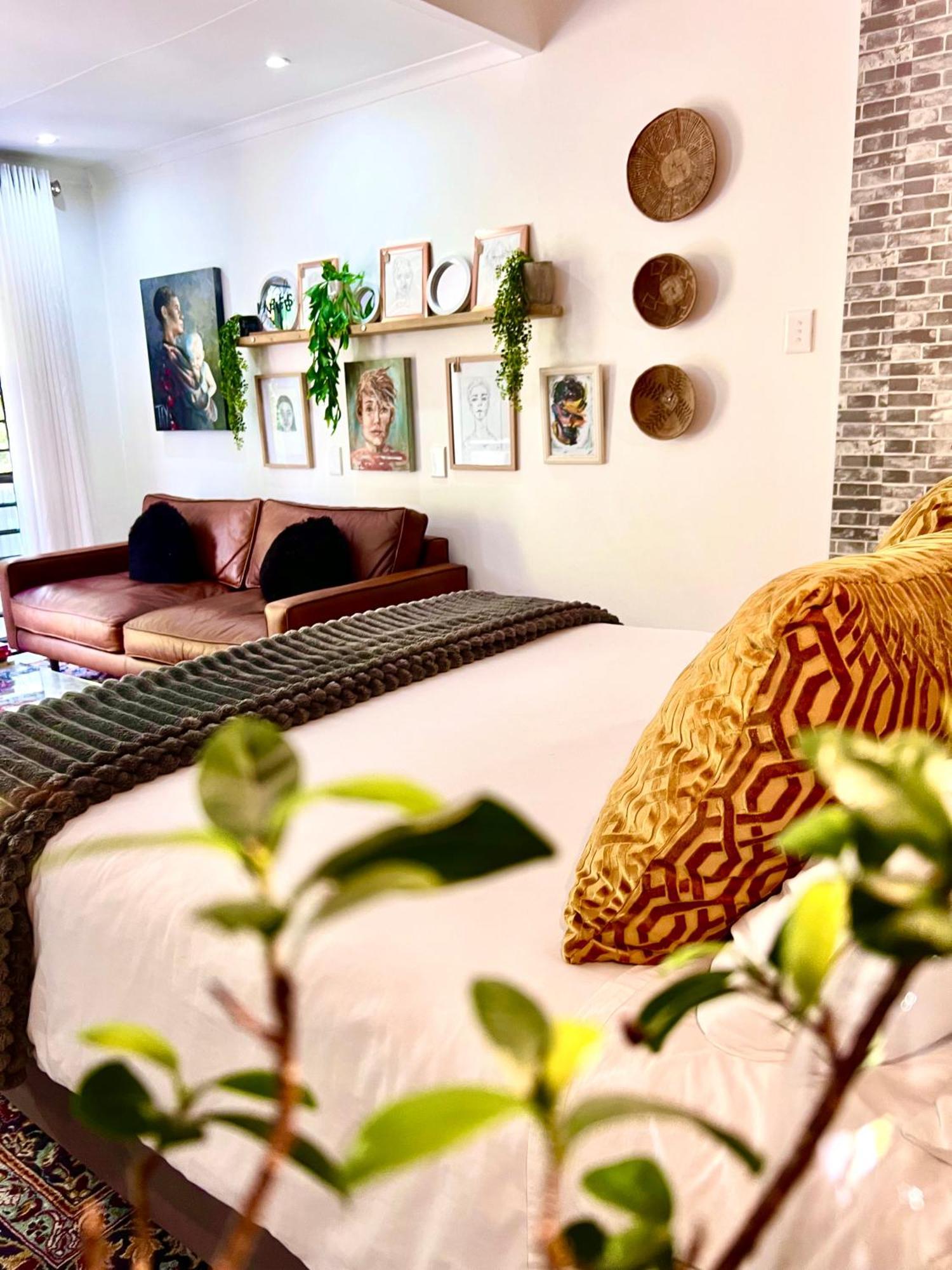Art-Inspired Bedroom Close To Cbd Моссел-Бей Экстерьер фото